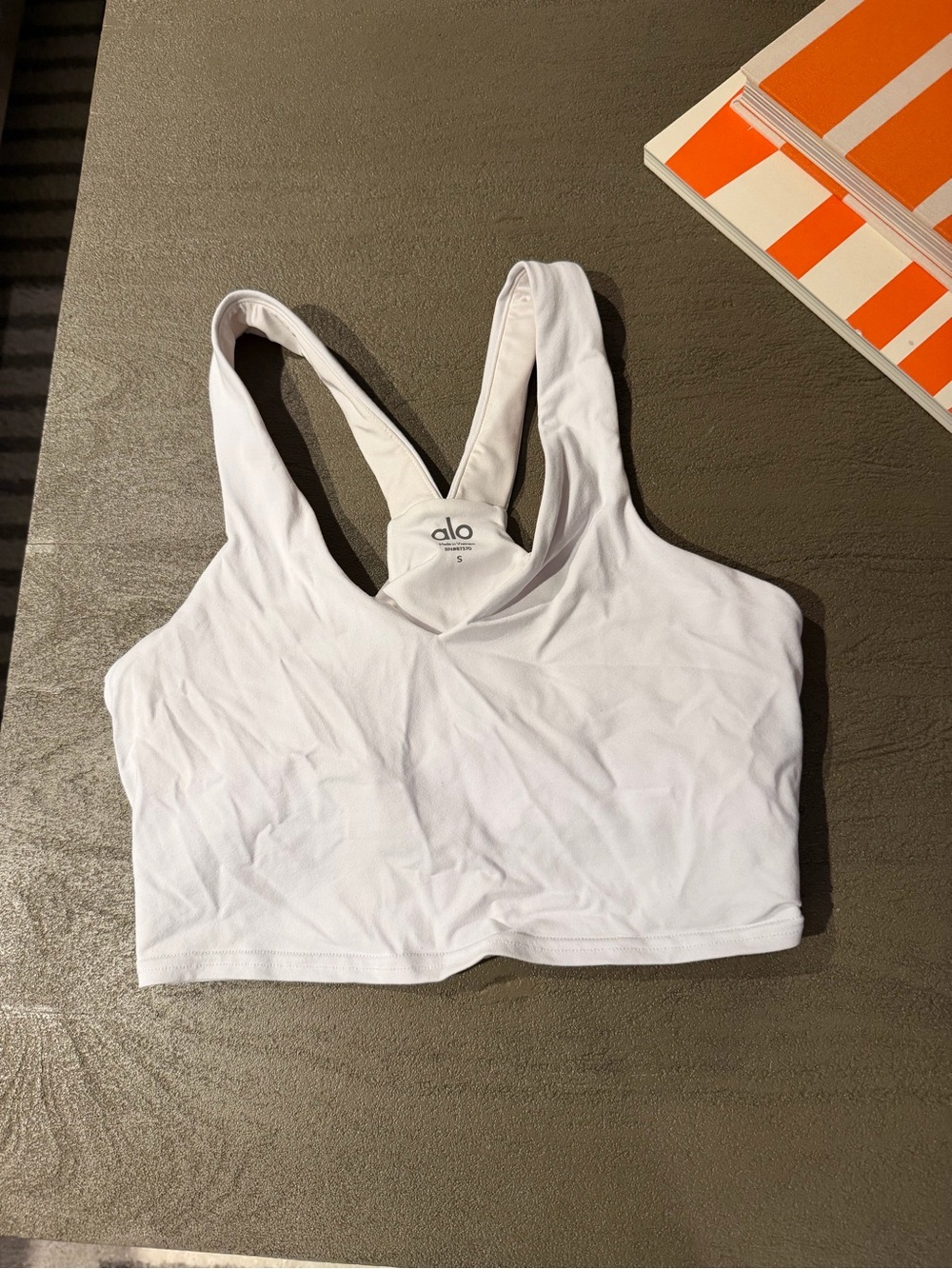 Alo Women’s airbrush real White Racerback Sports Bra